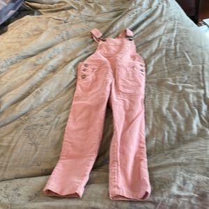 Mini Boden girls pink corduroys overalls, size 3-4 Y